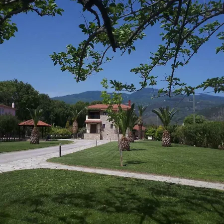 卡里漫尼斯公寓 *