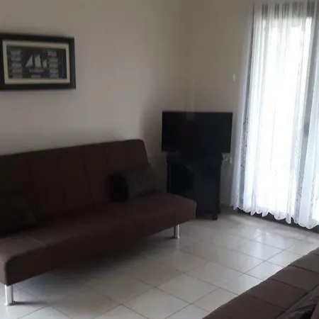 卡里漫尼斯公寓